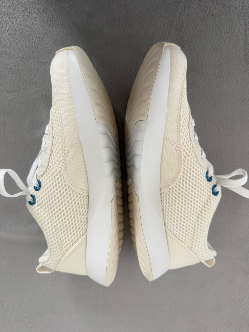 allbirds Women’s Courier - Picture 3 of 10